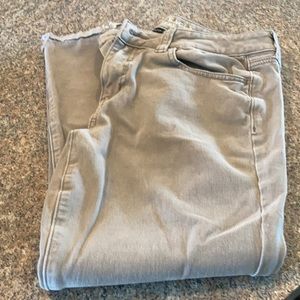 American Eagle Sateen EUC Jegging Size 12 Short